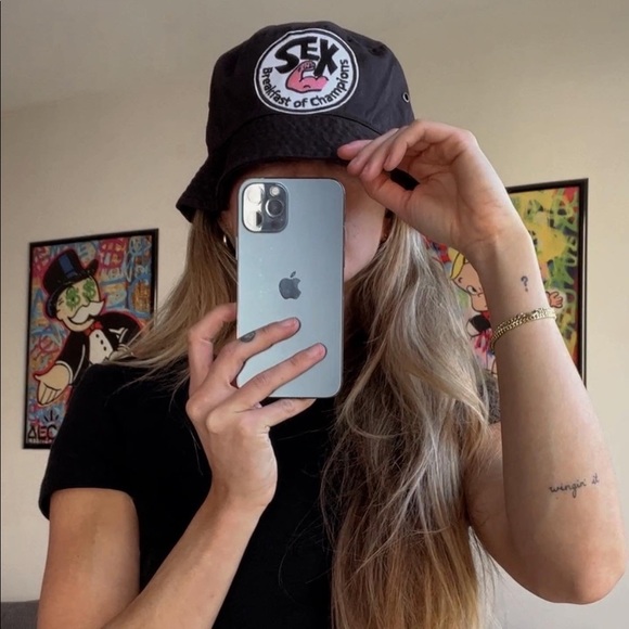 NWT "BREAKFAST OF CHAMPIONS" BUCKET HAT - Picture 2 of 3